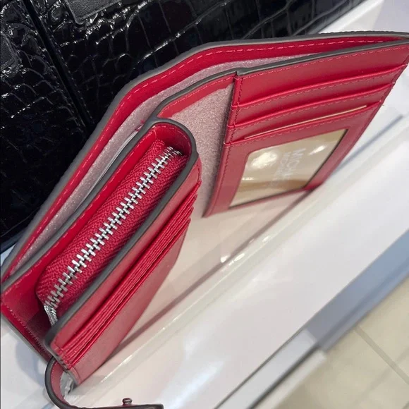 MICHAEL KORS Jet Set Md Printed Signature Logo Bifold Wallet
Dark Raspberry 
NWT - Picture 9 of 16